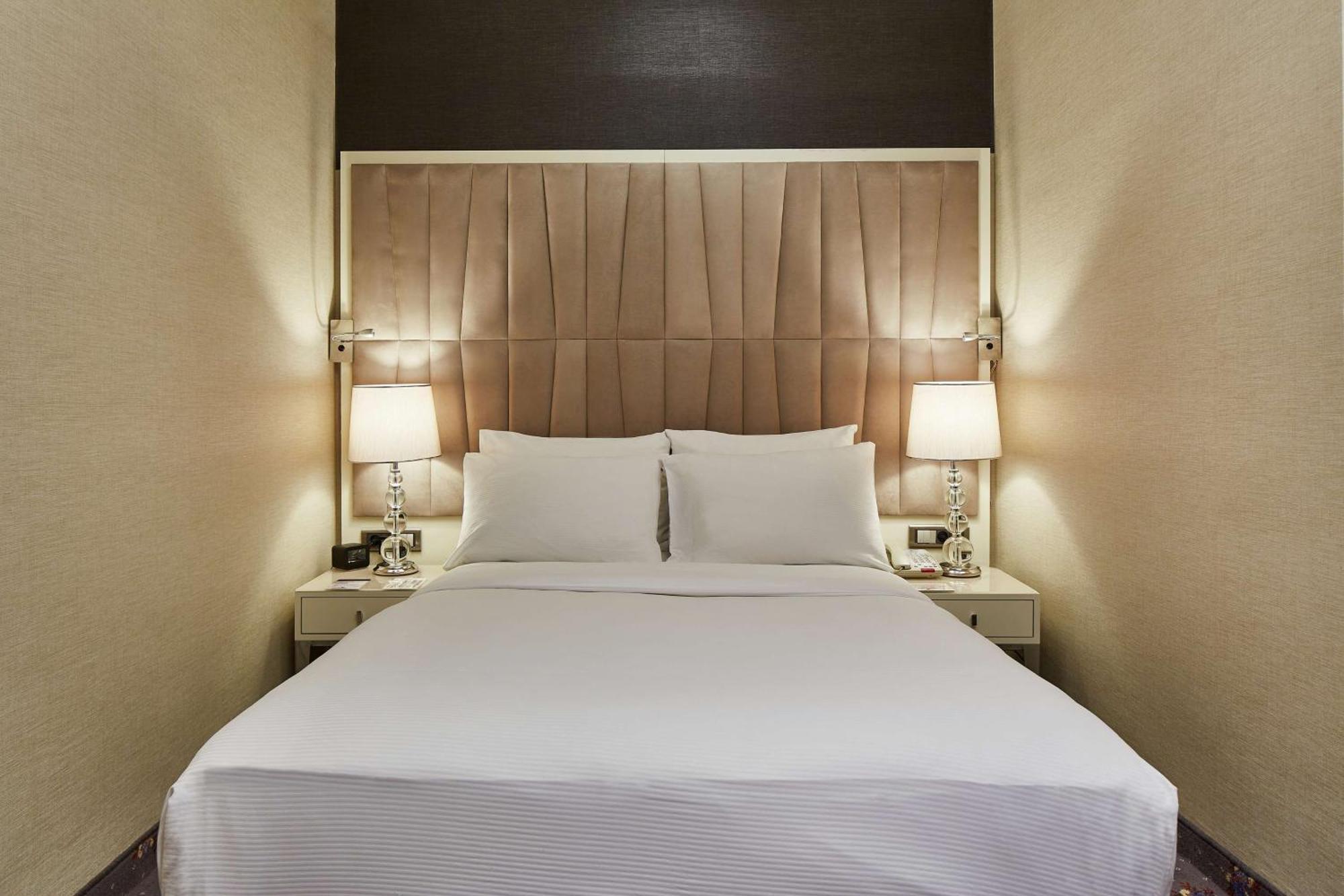 Doubletree By Hilton Izmir - Alsancak Hotel Bagian luar foto