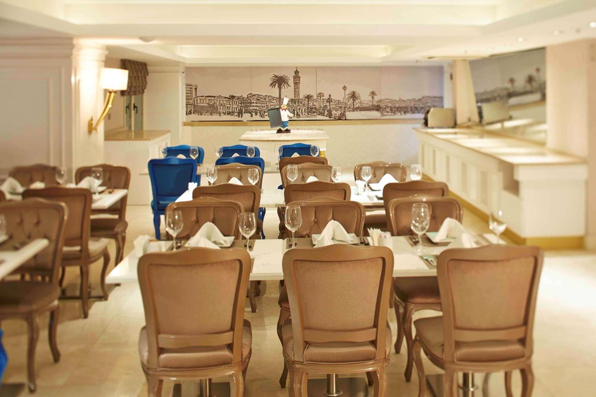 Doubletree By Hilton Izmir - Alsancak Hotel Bagian luar foto