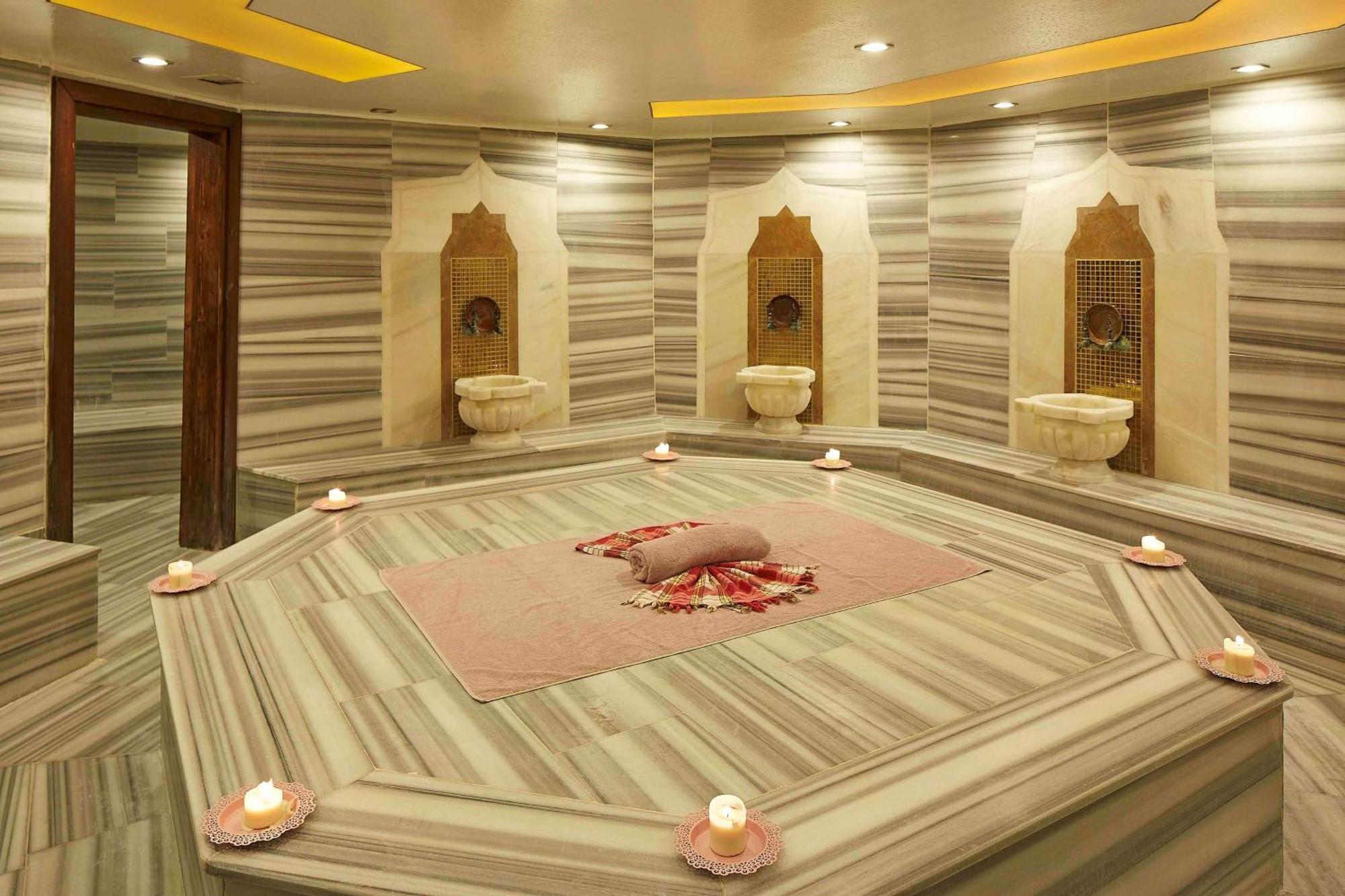 Doubletree By Hilton Izmir - Alsancak Hotel Bagian luar foto