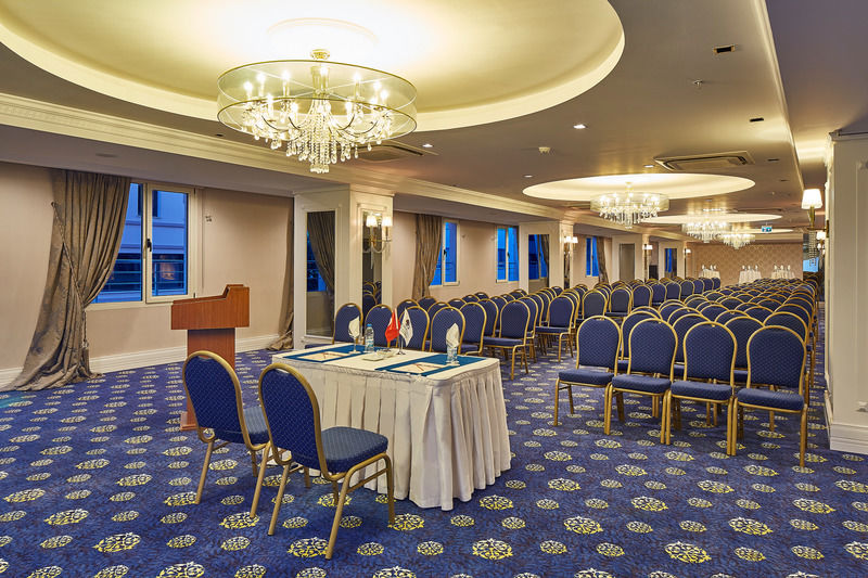 Doubletree By Hilton Izmir - Alsancak Hotel Bagian luar foto