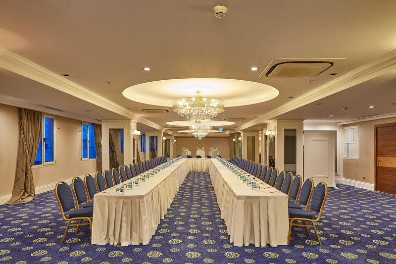 Doubletree By Hilton Izmir - Alsancak Hotel Bagian luar foto